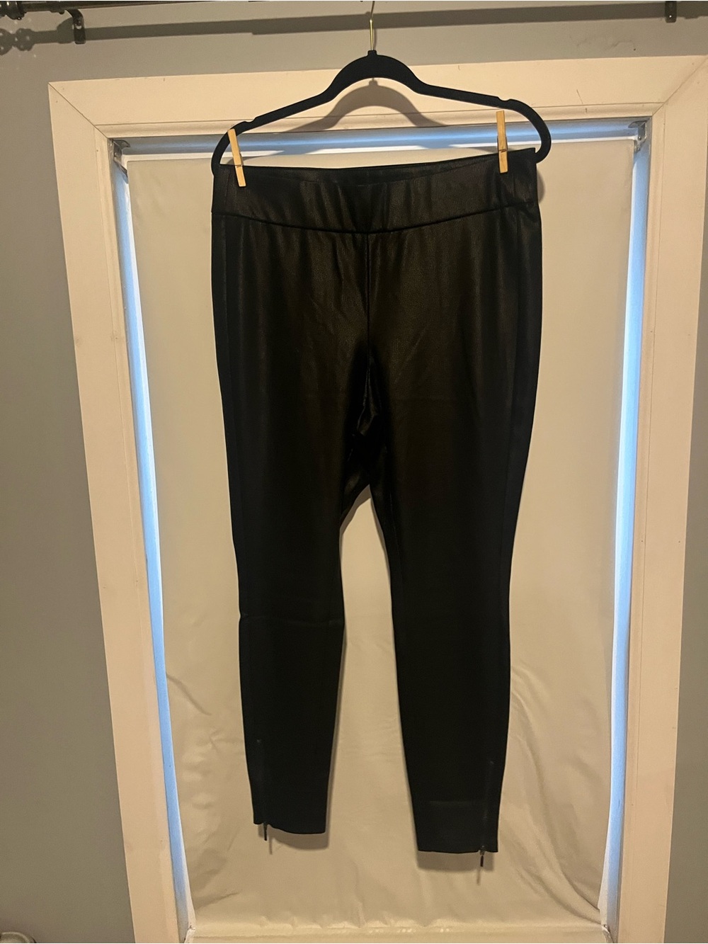 NWT Lane Bryant Black Stretch Leggings with Ankle Zips size 14/16